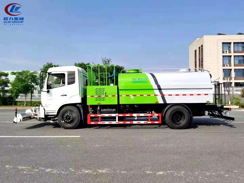 路面高压冲洗养护车