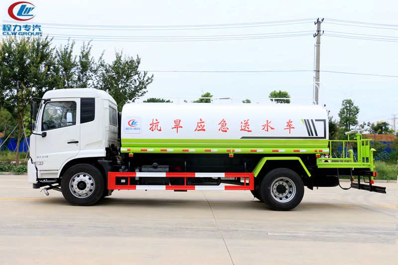 天锦顶配洒水车
