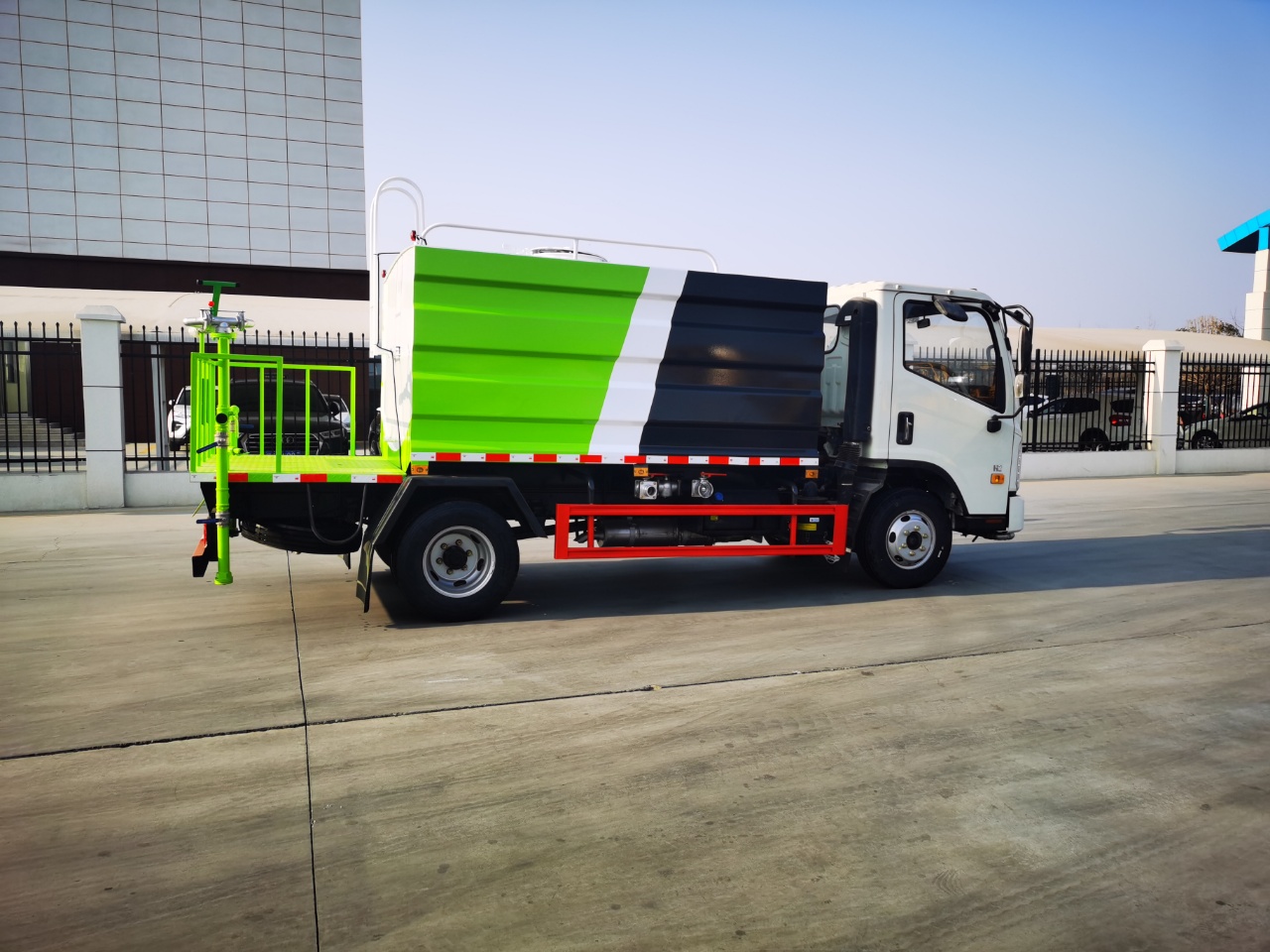 （蓝牌）7.4方抑尘车