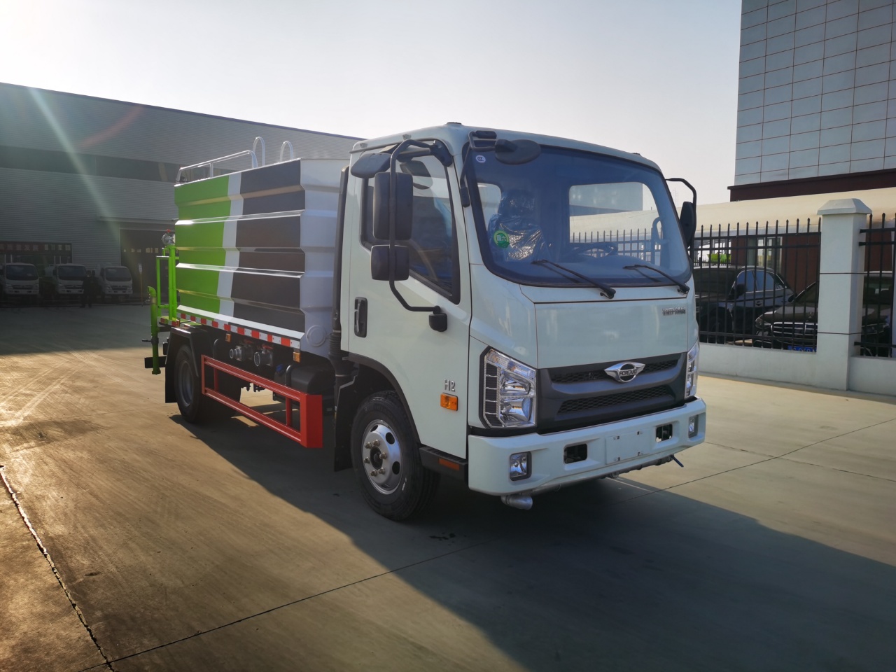 （蓝牌）7.4方抑尘车