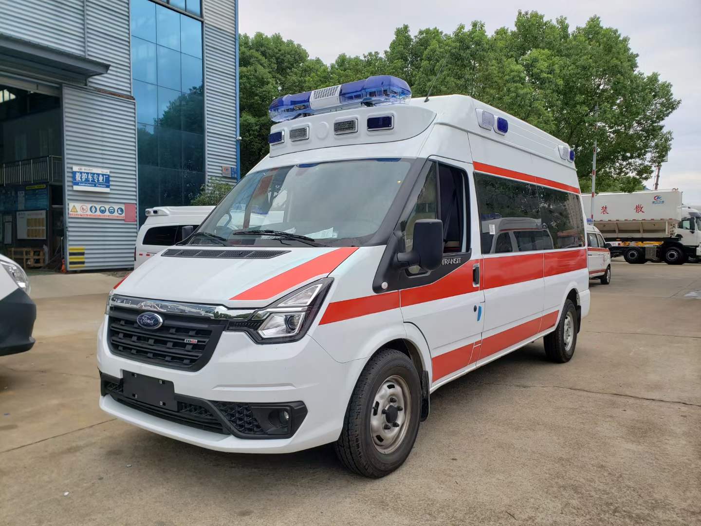 福特新全顺V348救护车