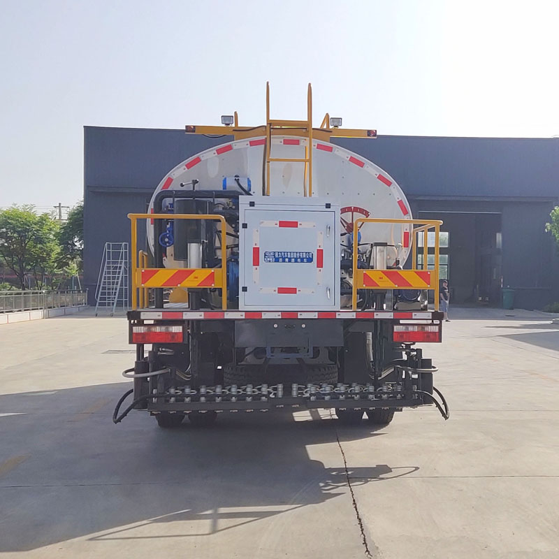 程力牌CL5180GLQ6LS型沥青洒布车