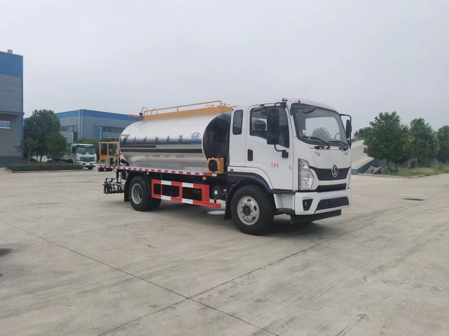 黄牌 陕汽轩德X9沥青洒布车