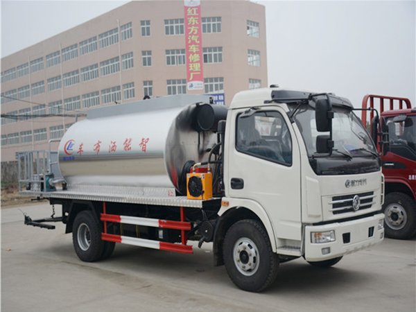 6立方乳化沥青专用款洒布车