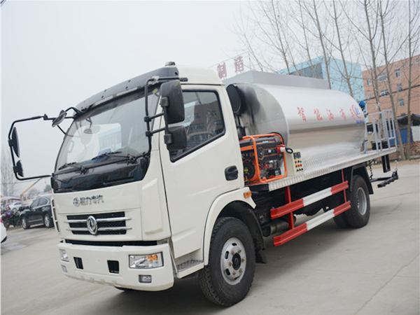 6立方乳化沥青专用款洒布车