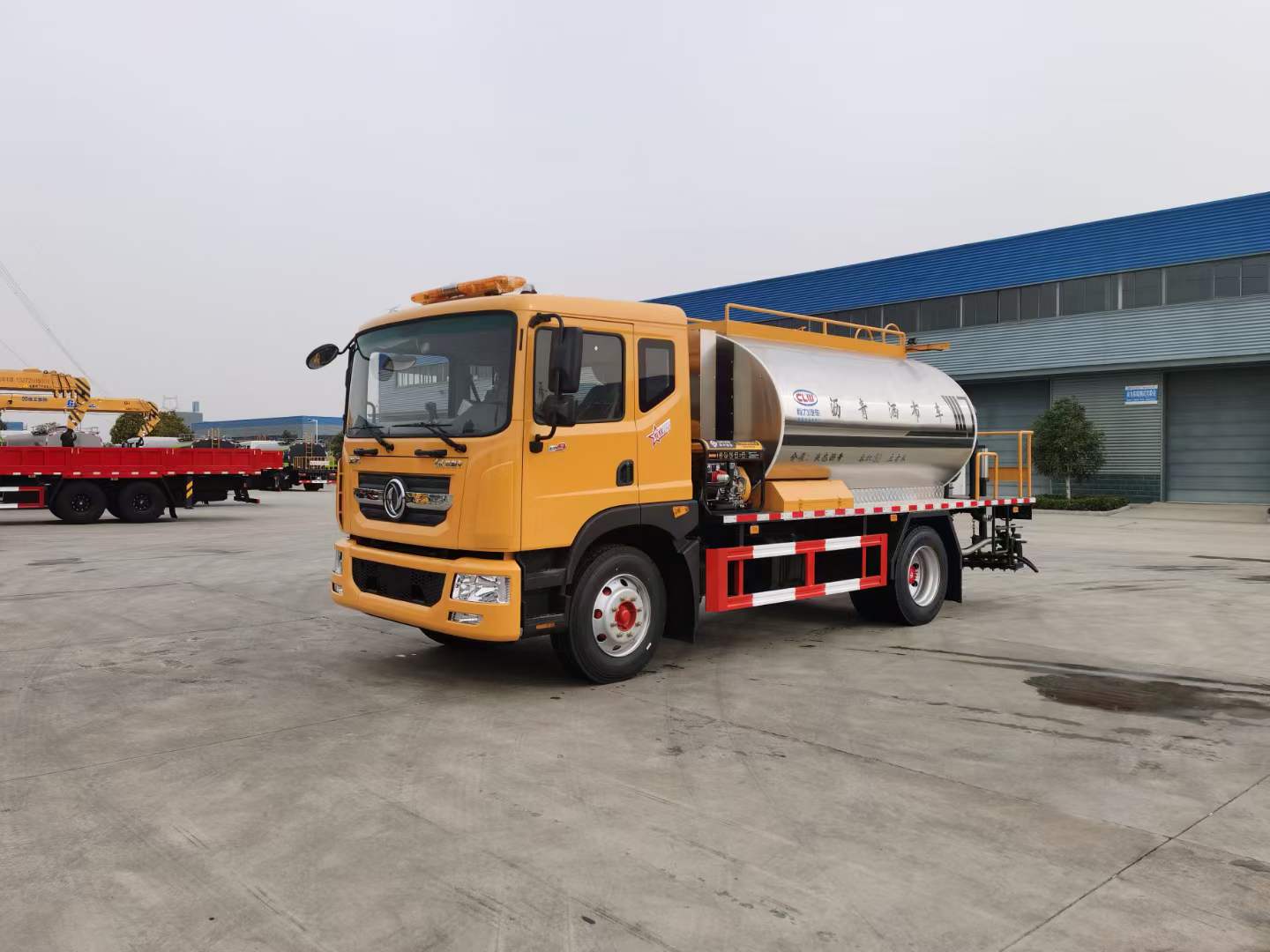 黄牌 东风D9沥青洒布车