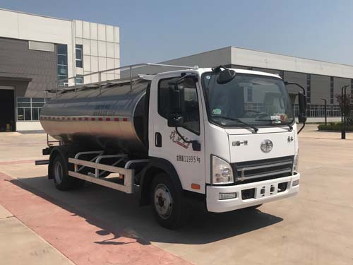 解放小型鲜奶车