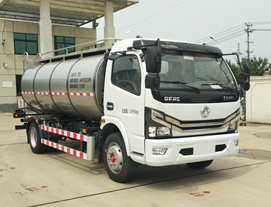 东风多利卡鲜奶运输车