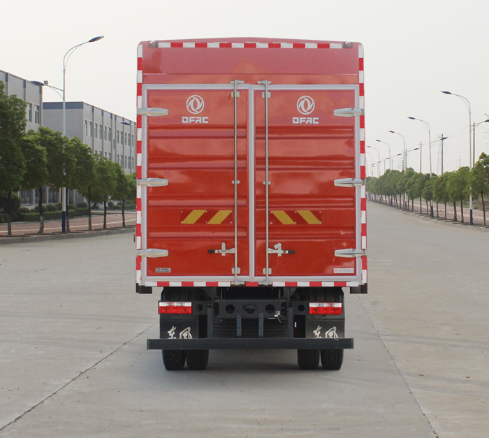 东风牌仓栅式运输车
