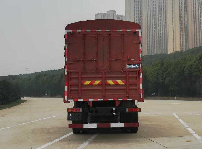 东风牌仓栅式运输车
