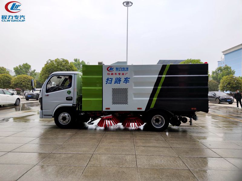5方小多利卡扫路车