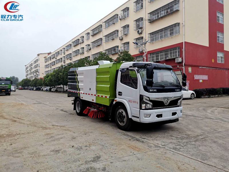 国六大多利卡扫路车